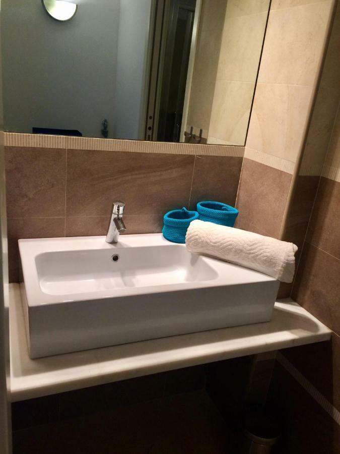 Sea Breeze Apartment Сан Ремо Екстериор снимка